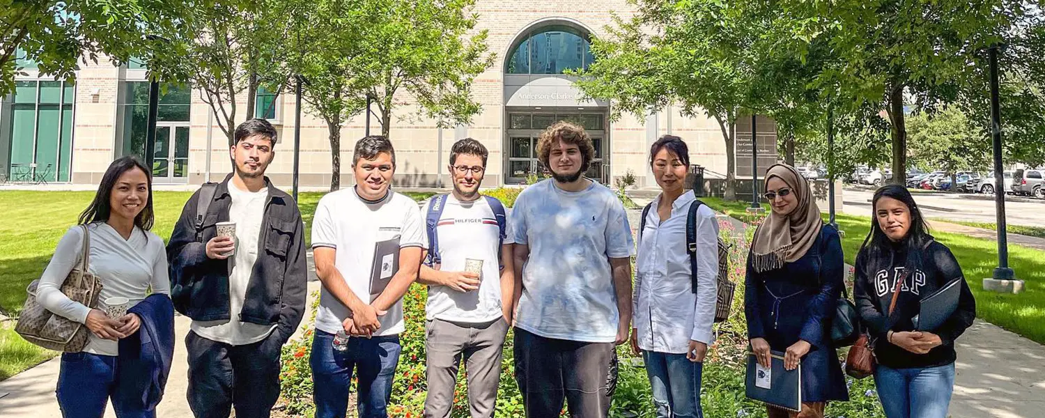 Students outside of ACC for Tour