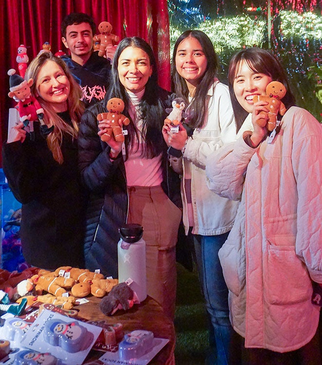 international students shopping for Christmas gifts
